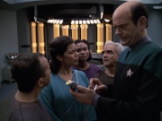 extant_StarTrek_VOY_6x13-Virtuoso_00565.jpg