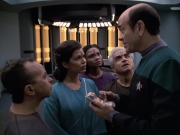 extant_StarTrek_VOY_6x13-Virtuoso_00574.jpg
