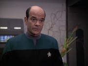 extant_StarTrek_VOY_6x13-Virtuoso_00833.jpg
