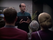 extant_StarTrek_VOY_6x13-Virtuoso_00859.jpg