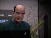 extant_StarTrek_VOY_6x13-Virtuoso_00874.jpg