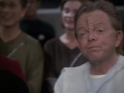extant_StarTrek_VOY_6x13-Virtuoso_00985.jpg