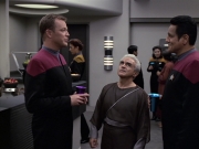 extant_StarTrek_VOY_6x13-Virtuoso_01013.jpg