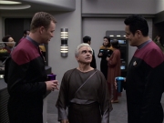 extant_StarTrek_VOY_6x13-Virtuoso_01015.jpg