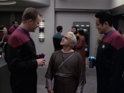 extant_StarTrek_VOY_6x13-Virtuoso_01016.jpg