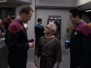 extant_StarTrek_VOY_6x13-Virtuoso_01017.jpg