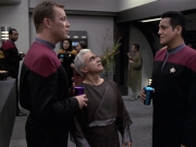 extant_StarTrek_VOY_6x13-Virtuoso_01023.jpg