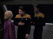 extant_StarTrek_VOY_6x13-Virtuoso_01040.jpg
