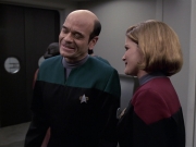 Filename=extant_StarTrek_VOY_6x13-Virtuoso_01066.jpg
Filesize=138KiB
Dimensions=1200x900
Date added=Dec 28, 2019 extant_StarTrek_VOY_6x13-Virtuoso_01066.jpg