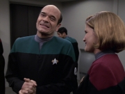 extant_StarTrek_VOY_6x13-Virtuoso_01067.jpg