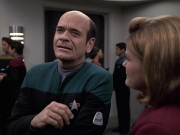 extant_StarTrek_VOY_6x13-Virtuoso_01071.jpg