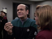 extant_StarTrek_VOY_6x13-Virtuoso_01078.jpg