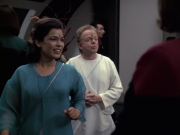 extant_StarTrek_VOY_6x13-Virtuoso_01080.jpg