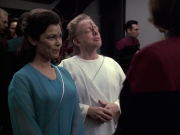 extant_StarTrek_VOY_6x13-Virtuoso_01085.jpg