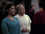 extant_StarTrek_VOY_6x13-Virtuoso_01094.jpg