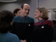 extant_StarTrek_VOY_6x13-Virtuoso_01140.jpg
