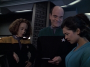 extant_StarTrek_VOY_6x13-Virtuoso_01157.jpg