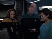 extant_StarTrek_VOY_6x13-Virtuoso_01160.jpg