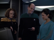 extant_StarTrek_VOY_6x13-Virtuoso_01162.jpg