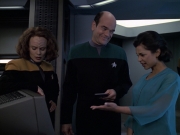 extant_StarTrek_VOY_6x13-Virtuoso_01163.jpg