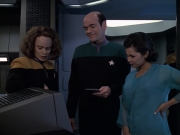 extant_StarTrek_VOY_6x13-Virtuoso_01165.jpg
