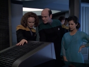 extant_StarTrek_VOY_6x13-Virtuoso_01181.jpg