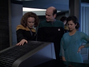 extant_StarTrek_VOY_6x13-Virtuoso_01183.jpg