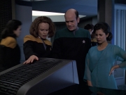 extant_StarTrek_VOY_6x13-Virtuoso_01184.jpg