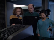 extant_StarTrek_VOY_6x13-Virtuoso_01186.jpg