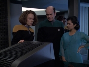 extant_StarTrek_VOY_6x13-Virtuoso_01189.jpg