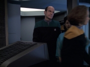extant_StarTrek_VOY_6x13-Virtuoso_01191.jpg