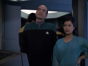 extant_StarTrek_VOY_6x13-Virtuoso_01195.jpg