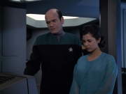 extant_StarTrek_VOY_6x13-Virtuoso_01205.jpg