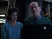 extant_StarTrek_VOY_6x13-Virtuoso_01228.jpg