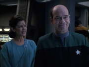 extant_StarTrek_VOY_6x13-Virtuoso_01246.jpg