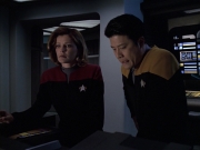 extant_StarTrek_VOY_6x13-Virtuoso_01445.jpg
