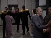 Filename=extant_StarTrek_VOY_6x13-Virtuoso_01627.jpg
Filesize=155KiB
Dimensions=1200x900
Date added=Dec 28, 2019 extant_StarTrek_VOY_6x13-Virtuoso_01627.jpg