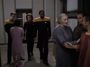 extant_StarTrek_VOY_6x13-Virtuoso_01628.jpg