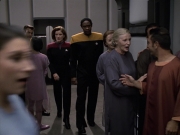 extant_StarTrek_VOY_6x13-Virtuoso_01629.jpg