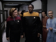 Filename=extant_StarTrek_VOY_6x13-Virtuoso_01646.jpg
Filesize=160KiB
Dimensions=1200x900
Date added=Dec 28, 2019 extant_StarTrek_VOY_6x13-Virtuoso_01646.jpg