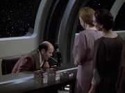 extant_StarTrek_VOY_6x13-Virtuoso_01683.jpg