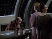 extant_StarTrek_VOY_6x13-Virtuoso_01686.jpg