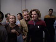 extant_StarTrek_VOY_6x13-Virtuoso_01727.jpg