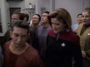 extant_StarTrek_VOY_6x13-Virtuoso_01729.jpg