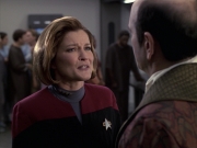 extant_StarTrek_VOY_6x13-Virtuoso_01805.jpg
