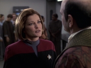 extant_StarTrek_VOY_6x13-Virtuoso_01819.jpg