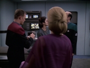 extant_StarTrek_VOY_6x13-Virtuoso_01841.jpg