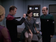extant_StarTrek_VOY_6x13-Virtuoso_01847.jpg