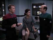 extant_StarTrek_VOY_6x13-Virtuoso_01851.jpg