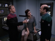 extant_StarTrek_VOY_6x13-Virtuoso_01856.jpg